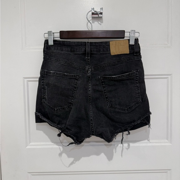 Cutoff shorts - Picture 2 of 3